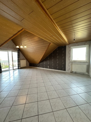 Bild - Dachgeschosswohnung in Ürzig zu vermieten.