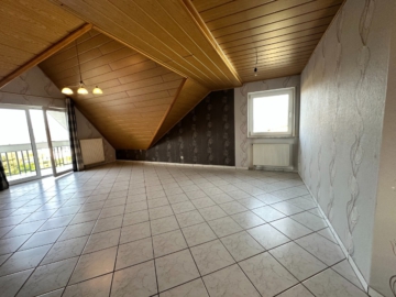 Bild - Dachgeschosswohnung in Ürzig zu vermieten.