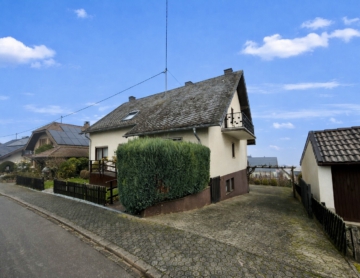 Vorderansicht - Ellenz-Poltersdorf | 1-2 Familienhaus | 2 Garagen | idealer Grundriss