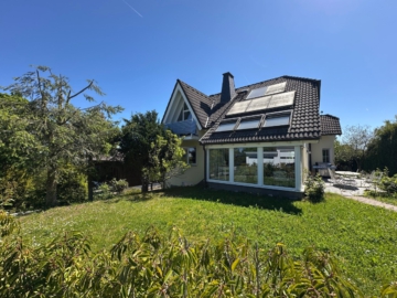 Hausseite mit Erker - Starkenburg | Einfamilienhaus | Weitblick | Großzügiges Raumangebot