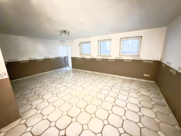 Hobbyraum - Oberöfflingen | ca. 157 m² Wfl. | Kamin | großer Hobbyraum | Terrasse & Garten | Naturblick