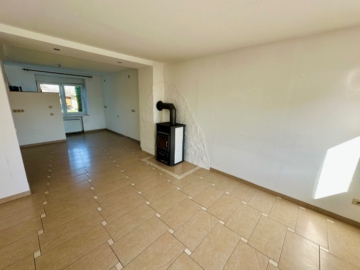 Wohn-/ Esszimmer - Einfamilienhaus in Longkamp zu verkaufen.