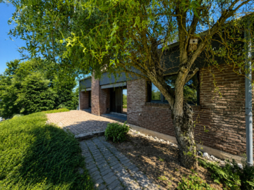 Terrasse - Klausen | ca. 210 m² | Einfamilienhaus mit Einliegerwohnung