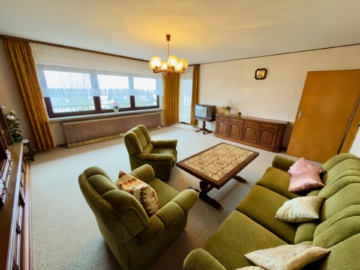 Wohnzimmer - Ellenz-Poltersdorf | 1-2 Familienhaus | 2 Garagen | idealer Grundriss
