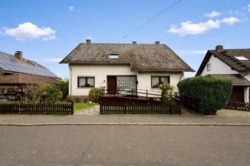 Vorderansicht - Ellenz-Poltersdorf | 1-2 Familienhaus | 2 Garagen | idealer Grundriss
