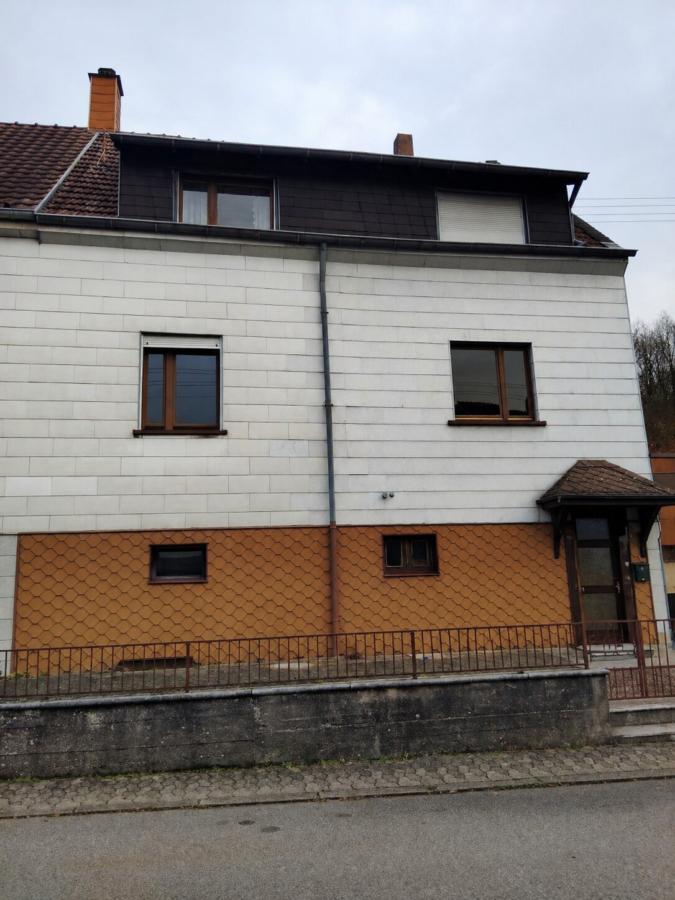 Vorderansicht neu - Reihenhaus in Quierschied