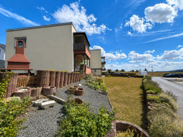 Seitenansicht - Manderscheid | Eigentumswohnung | ca. 112m² | Balkon