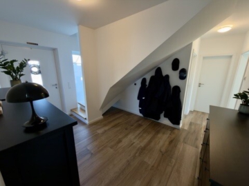 Diele - Hasborn | Baujahr 2017 | ca. 140 m² Wfl. | ca. 622 m² Grdst. | Doppelgarage