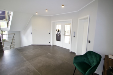 Diele - Bausendorf | EFH ca. 258 m² mit Einliegerwohnung | große Garage